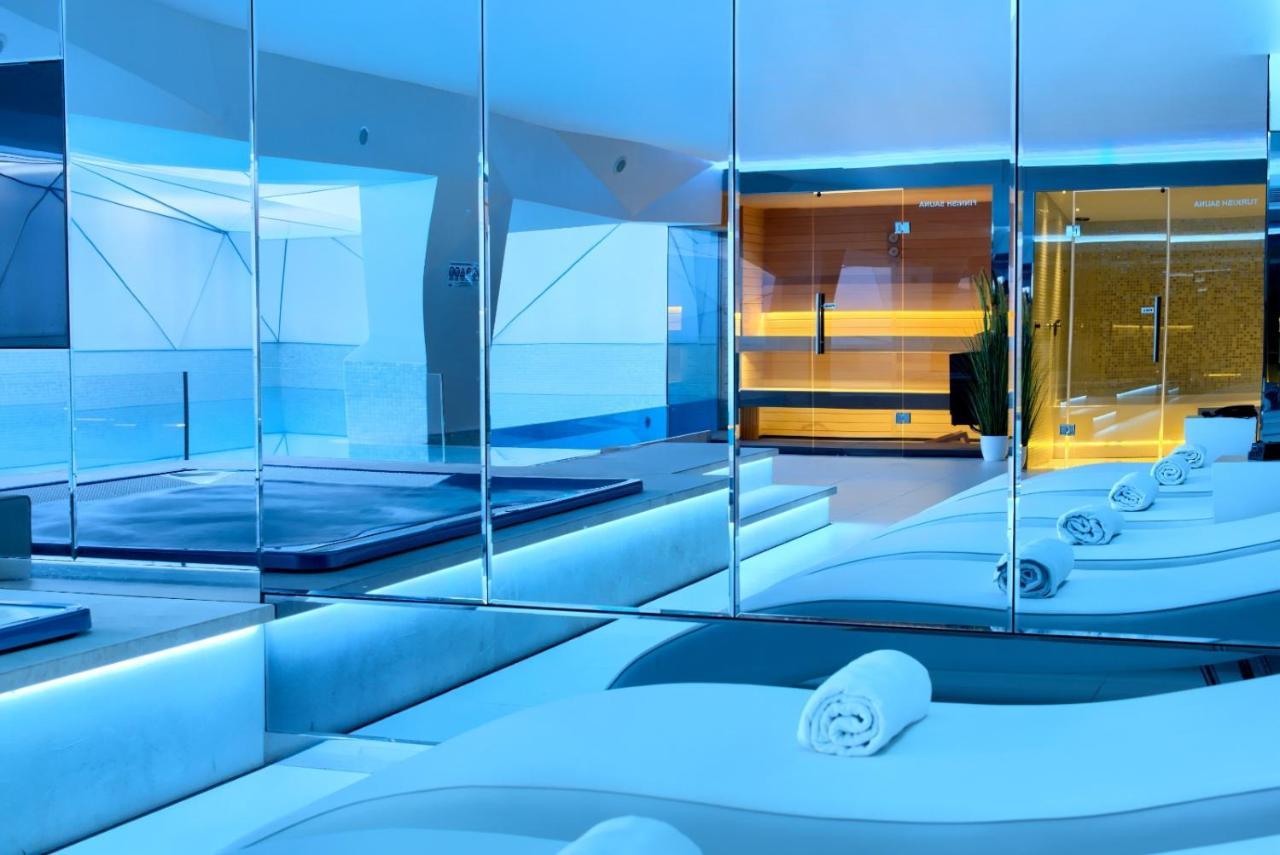 Damianii Luxury Boutique & Omis