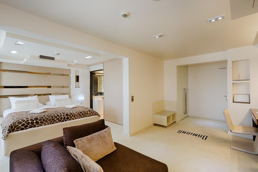 Damianii Luxury Boutique & 5*